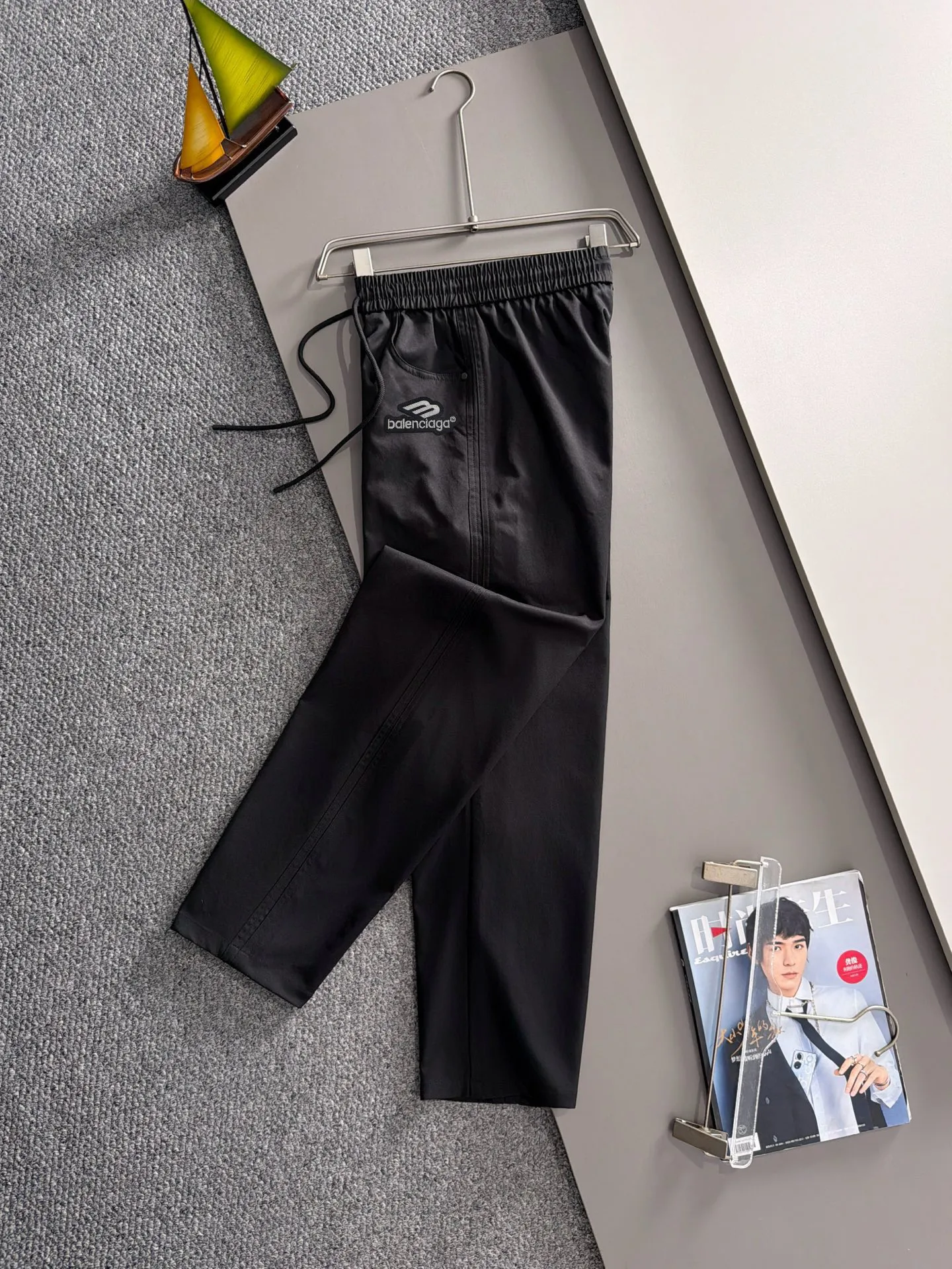 Paris 2026 spring and summer New Arrival casual pants, custom-made fabrics Breathable at the counter, high comfort, impeccable details, brand element design concept, reflecting high quality. It feels delicate and soft! It presents a casual cut and the upper body shape is great! Sizes:M-4XL